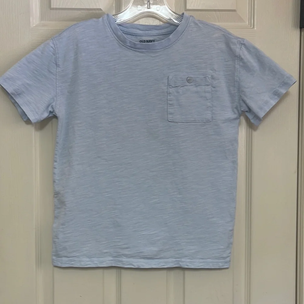 Old Navy baby blue size 10 - 12 short sleeve tee. Great condition!
